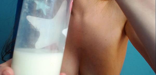  Mom pumping her tits to drink her sweet milk www.myclearsky.livemyclearsky